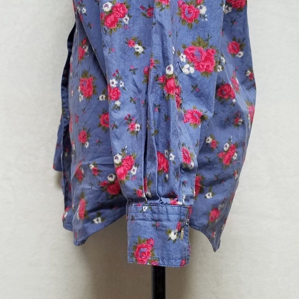 VINTAGE Chic Red Rose Chambray Button Up Blouse - Picture 9 of 13